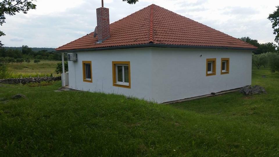 Holiday House Tunjarice Обровац Экстерьер фото